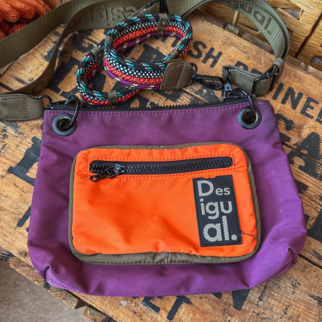     Detachable front pouch removed from the Desigual Voyager XL and used as a small bag.
